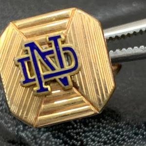 Gemello vintage ND Notre Dame oro riempito smalto blu gioielli collegiali - Foto 1 di 5