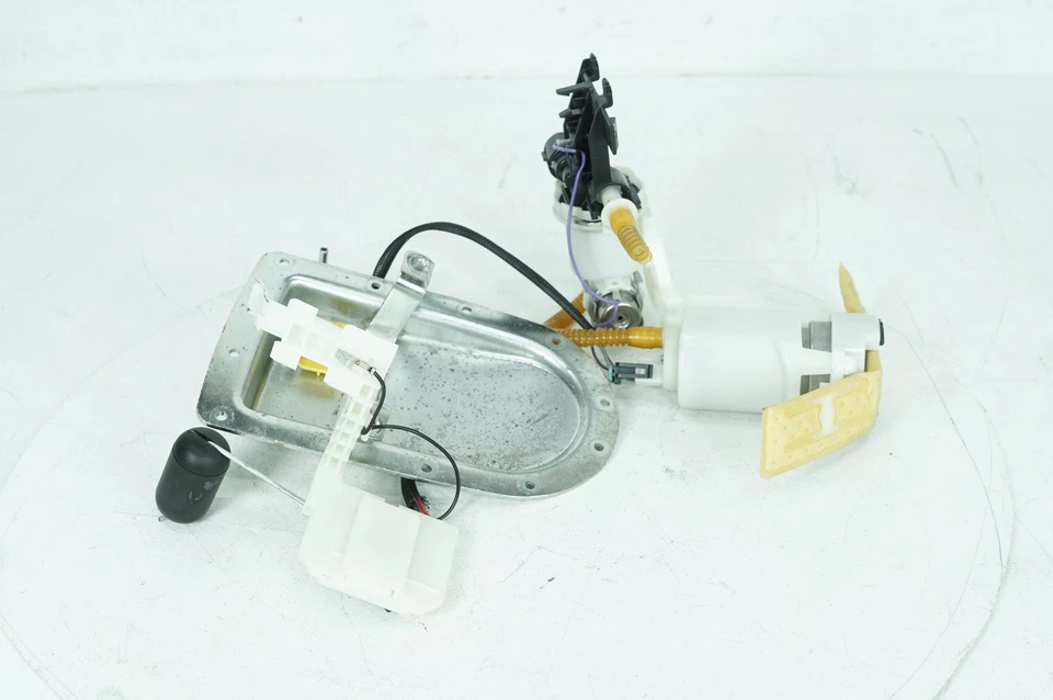 12 Harley Dyna FXDC Super Glide Custom OEM Bomba de combustible Gasolina Gasolina Gasolina Envío Foto 1 de 4