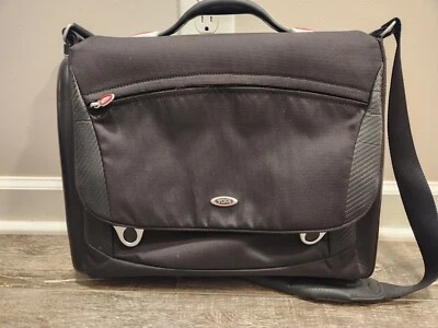 Tumi T3 - 6301CB - Maletín con solapa abatible Bolso para computadora portátil - Rojo/Negro Foto 1 de 4