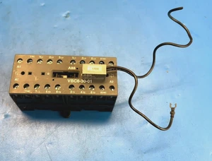 ABB VBC6-30-01 Reversing Contactor 12A 300VAC 1NC 3-Pole - Picture 1 of 10