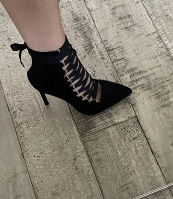 Botines negros con cordones Liliana • Talla 8 • Usados en excelente estado Foto 1 de 4