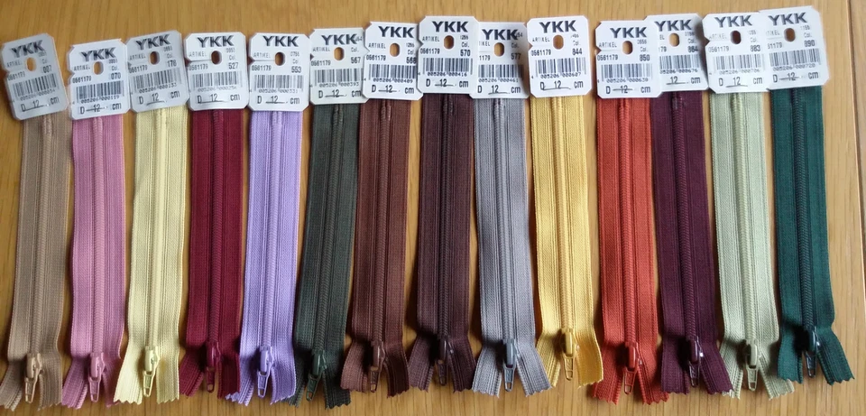 YKK Reißverschluss Kunststoff 12 cm lang viele Farben Hosenreißverschluss - Bild 1 von 1