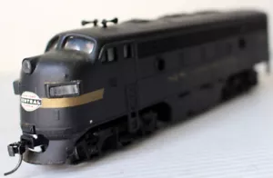 HO, Bachmann NYC EMD F7 Black Widow Powered Diesel Locomotive Rd. #1754 - Picture 1 of 11