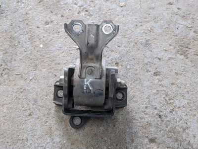 MITSUBISHI OUTLANDER 2.0 D 2006 ENGINE MOUNT - Image 1 of 3