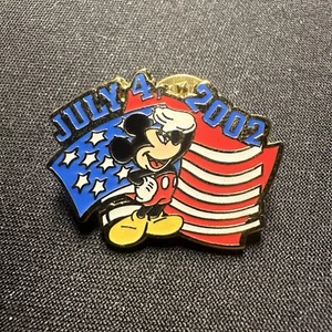 DLR - 4th of July 2002 Cast Member Exclusive Pin (Mickey) flag patriotic - Picture 1 of 2
