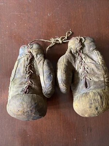 AJ Reach Philadelphia Vintage Leather Boxing Gloves - Picture 1 of 8