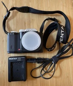 Pentax K-01 16.0MP Digital Camera jp - Picture 1 of 9