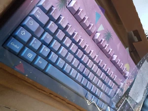 UNIQUE MIZUCAT azerty synthwave keyboard clavier, commision, only 1 in existence - Bild 1 von 1
