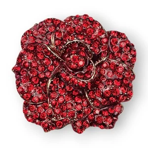Broche de diamantes de imitación rosa pavé rojo oscuro dimensional chapado en oro lacado 2" de largo - Imagen 1 de 12