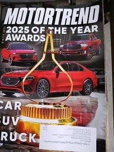 MOTORTREND MAGAZINE-WINTER 2025-CAR SUV TRUCK-2025 OF THE YEAR AWARDS-Brand New - Imagen 1 de 1