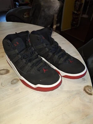 Nike Jordan Max Aura 'Negro Gimnasio Rojo' Talla 10 Foto 1 de 4