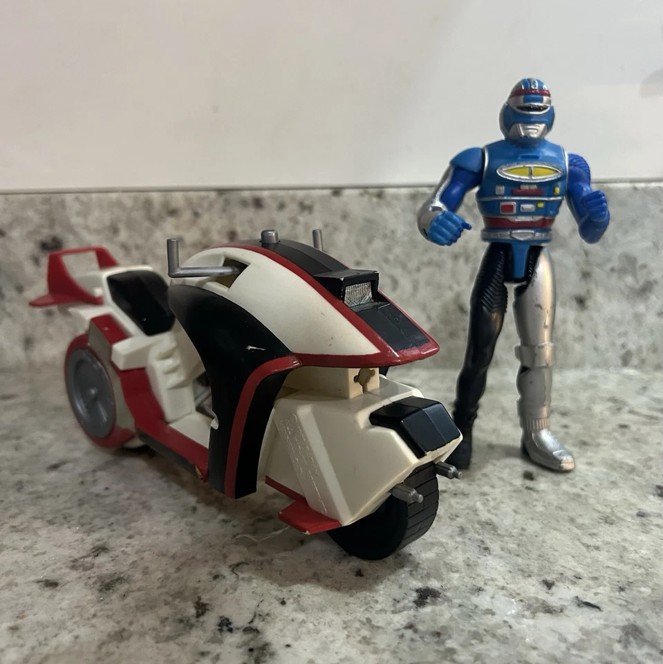 RARE! New 1995 Kenner VR Troopers Virtual Armor Ryan Steele And Bike Incomplete - Image 1 of 4