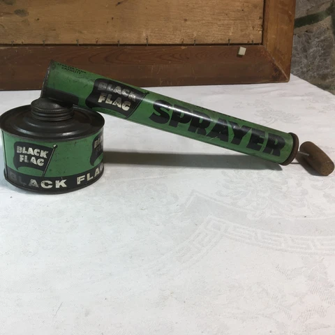 Vintage Black Flag All Purpose Sprayer Green Cover