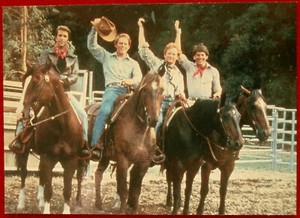 HAPPY DAYS - Card #43 - Tall In The Saddle - Duocards 1998