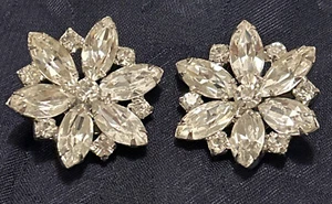 Vintage Gorgeous Starburst Weiss Rhinestones Clip On Earrings Signed - Picture 1 of 5