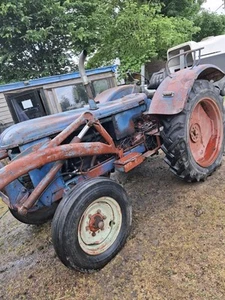 Traktor / Schlepper Hanomag Brilliant 442 mit Frontlader - Bild 1 von 8