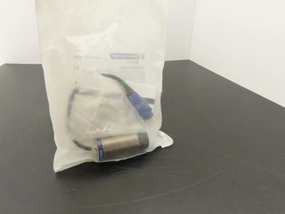 Telemecanique XS630B2PAL01M12 Inductive Proximity Switch 30MM Barrel - Image 1 of 4