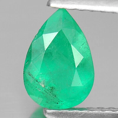 Green Emerald 0.82 Ct. Pear Shape 7.9 x 5.5 Mm. Natural Gemstone Unheated - Image 1 of 4