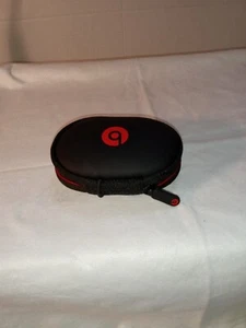 Estuche rígido para auriculares Beats by Dre - cremallera negra y roja - Imagen 1 de 5