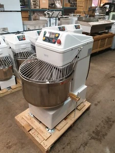 Quatrone Dough Mixer Kneading Machine Spiral Mixer 80 Liter Bakery 2speed gear - Picture 1 of 4