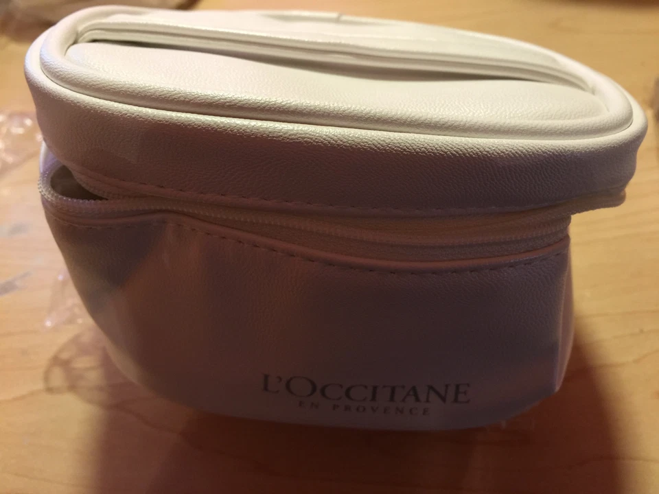 L'Occitane BOLSA COSMÉTICA JOYERÍA DE VIAJE CREMALLERA blanco imitación cuero plata NUEVO Foto 1 de 1
