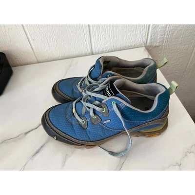 Sapatos de caminhada femininos impermeáveis Ahnu EUA 7.5 azul trilha ao ar livre sola Vibram - Imagem 1 de 4