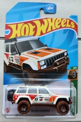 2023 Hot Wheels '95 Jeep Cherokee Ivory TREASURE HUNT - Image 1 of 3