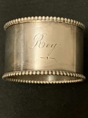 Antiguo anillo servilletero con cuentas de plata de ley "Reg" nombre grabado Foto 1 de 4