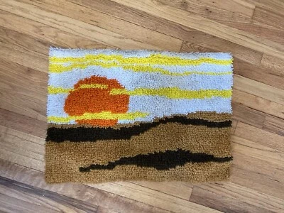 Tapiz Midcentury puesta de sol marrón naranja colgante de pared arte de fibra Foto 1 de 4