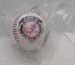 2001 New York Yankees Facsimile Autographed Team Baseball - Picture 1 of 4