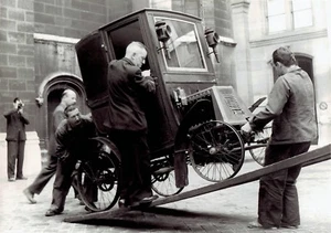 1956 Original Photo workers load 1899 Renault Voiturette Car on truck in France - Picture 1 of 2