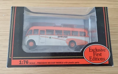 VINTAGE EXCLUSIVE FIRST EDITIONS 1:76 SCALE BEDFORD SB DUPLE VEGA BUS #18701 - Image 1 of 4