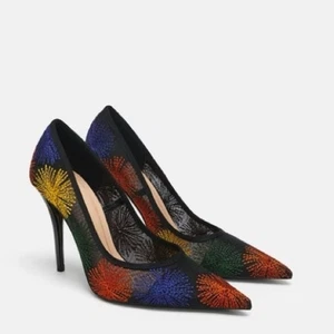 Zara Trafaluc schwarze Pumps mit roten, blauen und grünen Blumen Größe 8,5 neu mit Etikett - Bild 1 von 15