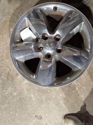 Llanta de carretera Dodge RAM 1500 2013-2024 20x8 revestida cromada opcional WHK o WRK Foto 1 de 4