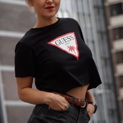 Guess Camiseta Negra Mujer Talla Mediana Manga Corta Camiseta Recortada Cuello Redondo Foto 1 de 4