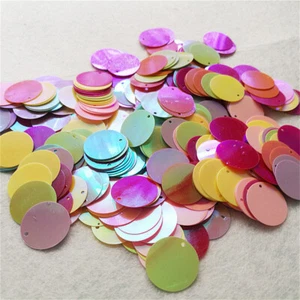200pcs Bulk PVC Round Sequin Paillette Clothes Dress Accessory Sewing Decor 2cm - Picture 1 of 6