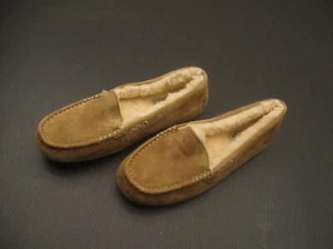 UGG Size 8 Womens Suede Wool Lined Molded Rubber Outsole Scuffette Slippers SH-6 - Picture 1 of 9