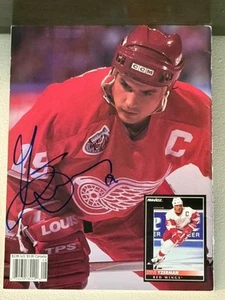 PSA Steve Yzerman Signed Beckett Hockey Monthly Magazine HOF Detroit Red Wings - Picture 1 of 4