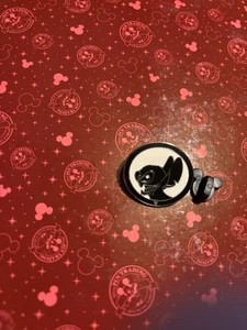 Prendedor Disney Pin Trading Mickey Oculto 6 de 6 Puntada Blanco y Negro 2008 ¡Auténtico! - Imagen 1 de 2