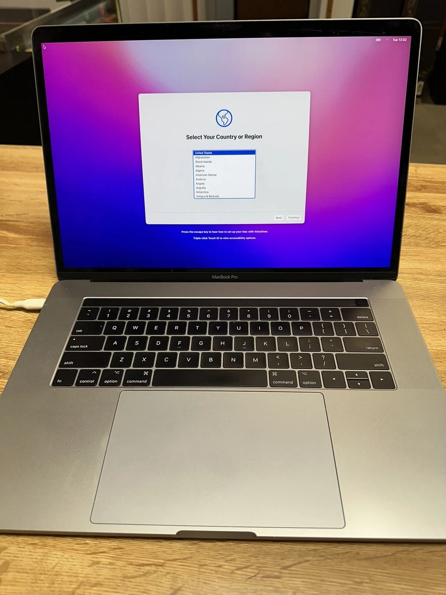 Apple MacBook Pro Intel Core i7 7th Gen. 1TB Hard Drive Laptops
