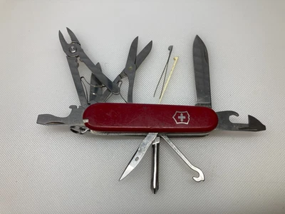 Navaja suiza Victorinox Deluxe Tinker 91 mm (B) Foto 1 de 3