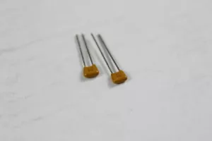 Condensador de plomo monolítico 0.1UF 50V NPO paquete de 250 - Imagen 1 de 1