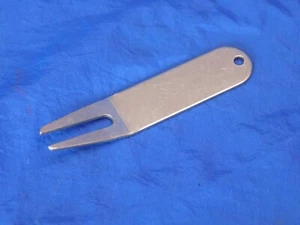 Golf Divot Tool Metal Simple Clean Design - Picture 1 of 3