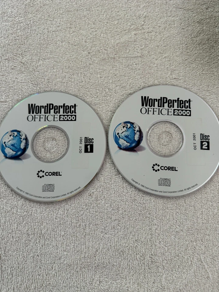 Corel WordPerfect Office 2000 - 2 CD's - Image 1 of 1