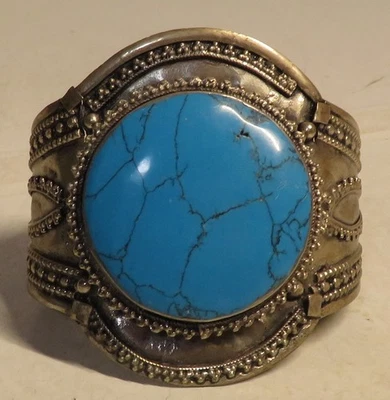 Brazalete Southwestern Silvertone Piedras Teñidas Imitación Turquesa Ancho Pesado Boho Foto 1 de 4