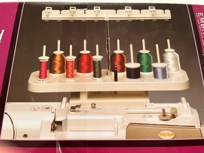 Suporte de carretel de 10 fios para modelo BabyLock Elna.  Caixa original com instruções - Imagem 1 de 4