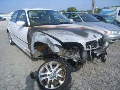 02 03 04 05 BMW 325I L. TAIL LIGHT SDN QUARTER PANEL MOUNTED AMBER TURN LENS - Image 1 of 4