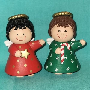 Hallmark Salt and Pepper Shakers Angels Green Red Star Candy Cane resin 3" - Bild 1 von 5