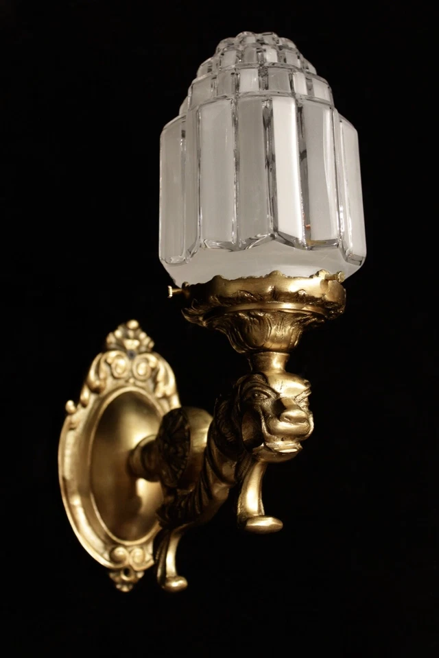  Lámpara de pared Art Deco bronce con ESCULTURA DE LEÓN hecha a mano Foto 1 de 4