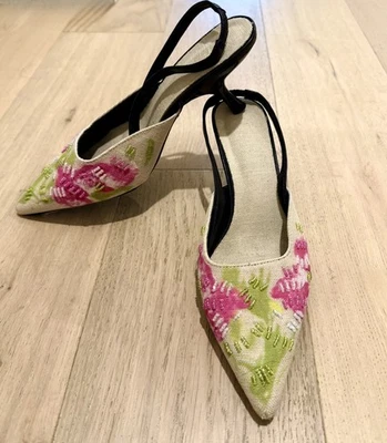 Вышитый бисером слингбек на пятке котенка - Изображение 1 из 4